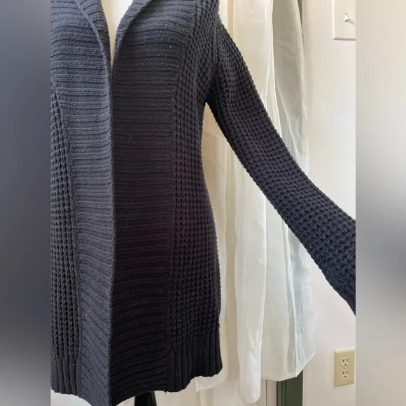Old Navy Black Knit Cardigan - Picture 4 of 12